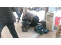 Motosiklet tamircisi, hırsızı üzerine atlayıp yere yatırarak yakaladı