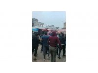 Adana’da pazarda taşlı sopalı kavga