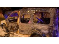 Yanan araç kullanılamaz hale geldi