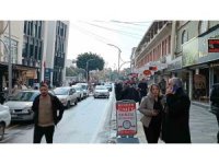 Artçı deprem Mersinlileri sokağa döktü