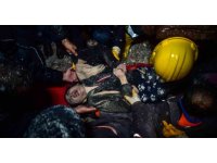 Kahramanmaraş Elbistan’da enkaz altında yaşam mücadelesi verdiler