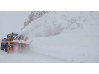 Tipi nedeniyle kapanan Antalya-Konya kara yolu tırlar hariç araç trafiğine açıldı