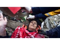 Kahramanmaraş’ta 2 kadın 21 saat sonra enkazdan sağ çıkarıldı