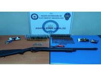 Havaya ateş açtı, evinden mini cephanelik çıktı