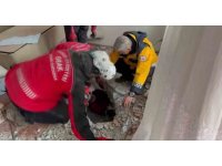 Enkaz altından saatler sonra inanılmaz kurtuluş