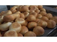 Gümüşhane’den 25 bin ekmek depremzedelere ulaştırılmak üzere yola çıktı