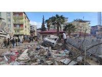 İslahiye’de enkazdan 4 yaşındaki çocuk sağ olarak çıkarıldı