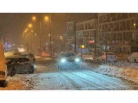 Düzce’de yoğun kar yağışı ile mücadele sürüyor