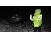 Uçurumdan yuvarlanan otomobil hurdaya döndü: 6 yaralı