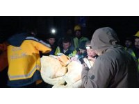 Hatay Antakya’da bir kadın sağ kurtarıldı