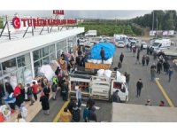 Başkan gözyaşlarını tutamadı, Erdemli’den 35 araçlık yaşam desteği gönderildi