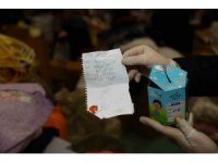 Çocuklar depremzedeler için yardıma koştu