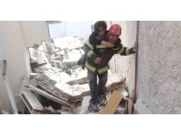 Denizli ekipleri enkaz altında kalanlar için zamana karşı yarışıyor