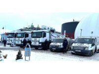 Deprem bölgesine yardımlar sürüyor