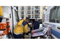 Ambulanslar depremzedeler için Esenyurt’tan yola çıktı