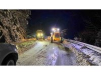 Karla mücadele ekipleri 275 araç ve 730 personelle kar mesaisinde