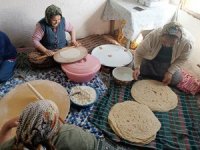 Ev hanımlarından depremzedelere imece usulü yardım eli