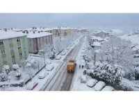 Başiskele’de karla mücadele devam ediyor