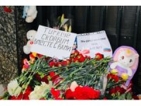 Rus halkı, Türk Büyükelçiliğine karanfil bıraktı