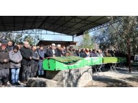 Enkazdan birbirlerine sarılmış halde çıkarılan Sarıkaya ailesi gözyaşlarıyla uğurlandı