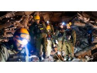 İsrailli ekip Kahramanmaraş’ta 23 yaşındaki genci enkazdan sağ çıkardı