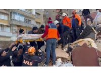 88 yaşındaki Kalkap Değirmenci AFAD ekiplerince enkazdan sağ olarak çıkarıldı