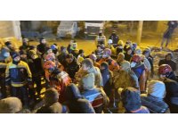 Diyarbakır’da 72 saat sonra bir kadın canlı olarak enkaz altından çıkartıldı