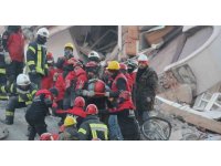 Baba ve 2 oğlu enkazdan 76 saat sonra kurtarıldı