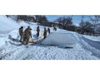 Mehmetçik deprem bölgesinde çalışmalarını sürdürüyor