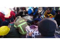 Depremin 4’üncü gününde anne kız enkazdan sağ çıkartıldı