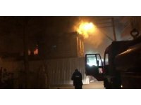 Metruk bina alev alev yandı: 2 ölü
