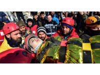 Annenin ardından 80. saatte Zeynep ve babası da enkazdan sağ çıkarıldı