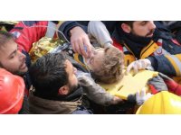 Diyarbakır’da 7 yaşındaki Beşir, 81 saat sonra enkazdan sağ çıkarıldı