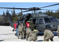 Türk Kızılay, kırsal kesimlere helikopterlerle yardım ulaştırıyor