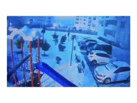 Deprem sırasındaki ürkütücü ışık kameralara yansıdı