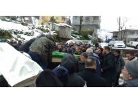 Oğlu ve gelinini Rize’ye getirmek için deprem bölgesine giderken kazada hayatını kaybeden baba toprağa verildi