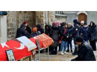 Anne ve kızı enkaz altında can vermişti, yakınlarının feryatları yürekleri dağladı