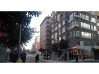 Elazığ’da beşik gibi sallanan bina paniğe neden oldu