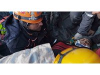 Van AFAD, 84 saat sonra kurtarılan kardeşlerin halasına da ulaştı