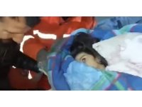 8 yaşındaki Asya 96 saat sonra enkazdan sağ olarak kurtarıldı