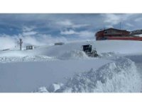 Hakkari’de 15 köy ve 50 mezra yolu kapandı