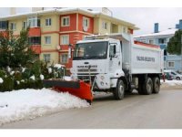 Yalova Belediyesi karla mücadele çalışmalarını sürdürüyor