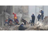 Adana’da Alpargün Apartmanı’nda arama kurtarma çalışması sürüyor