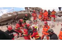 106 saat sonra enkazdan 2 çocuk canlı kurtarıldı