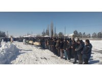 Depremde hayatını kaybeden polis ve ailesi toprağa verildi