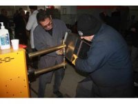 Meslek Lisesi öğrencileri depremzedeler için soba üretiyor