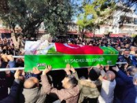 Depremde hayatını kaybeden Kuşadalı gençler toprağa verildi