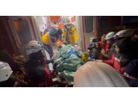 Depremin 100. saatinde umut tazeleyen kurtuluş