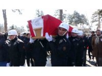 Depremde hayatını kaybeden polis memuru ve eşi Kayseri’de toprağa verildi