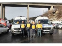 Deprem bölgesine ambulans ve sağlık ekibi sevk edildi